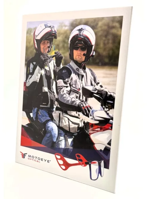 MOTOEYE Vitrin tábla - A4 - V1 kép